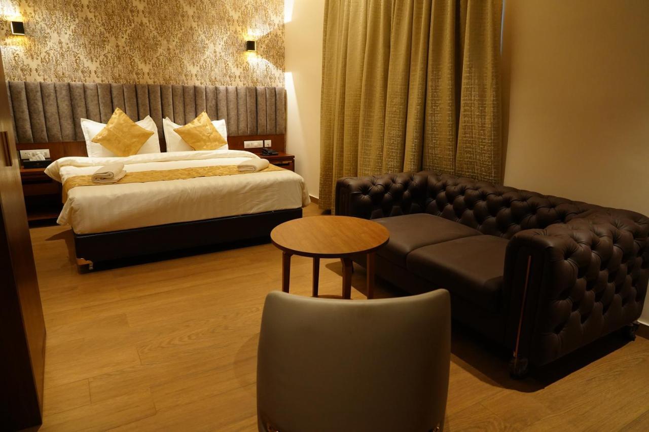 The Kings Park Grand-Near Us Consulate Hotell Chennai Exteriör bild