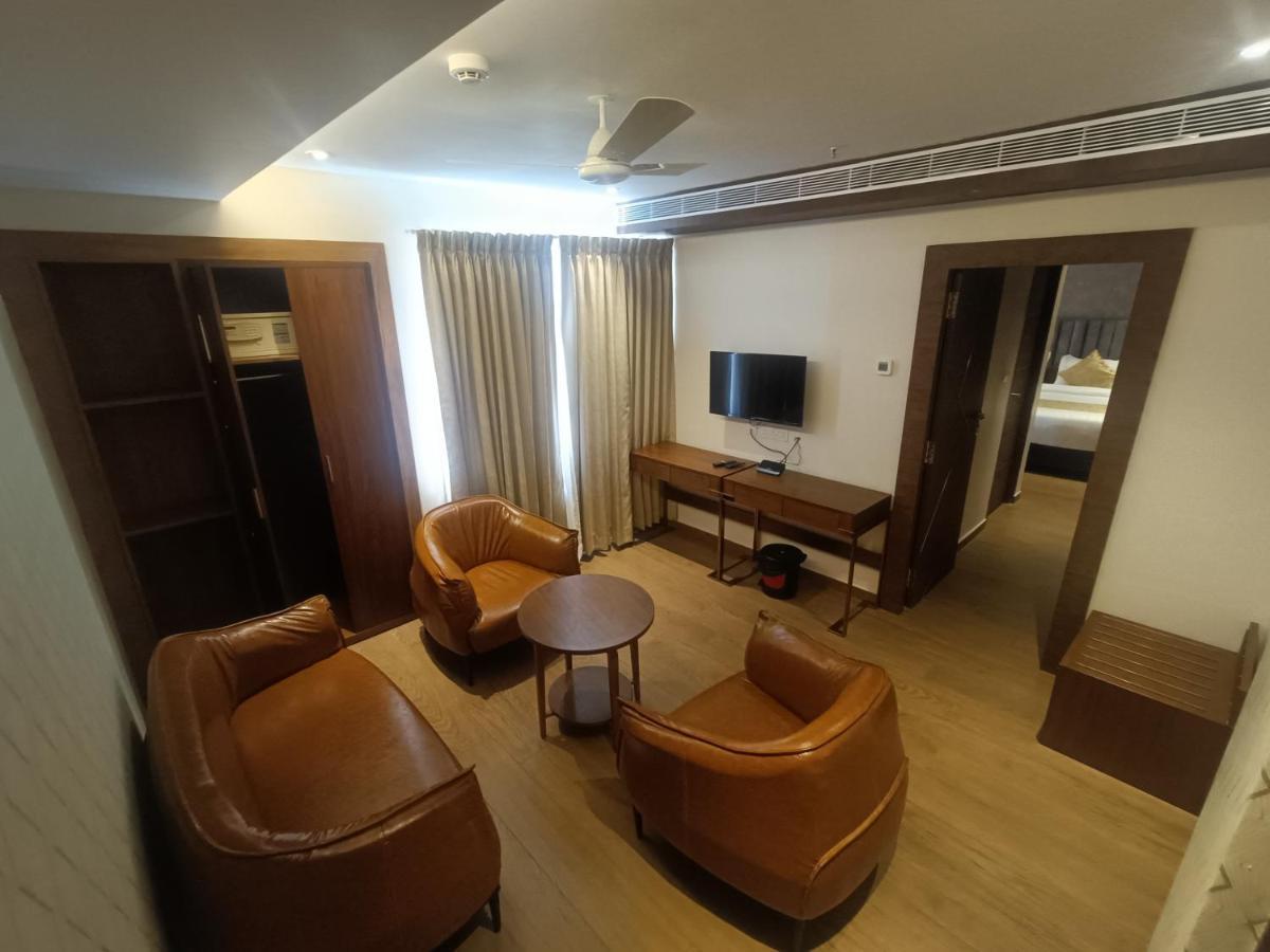 The Kings Park Grand-Near Us Consulate Hotell Chennai Exteriör bild