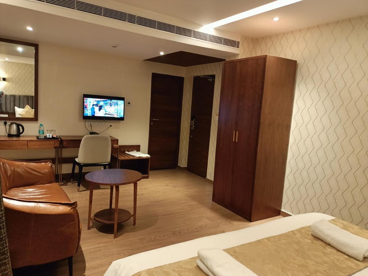 The Kings Park Grand-Near Us Consulate Hotell Chennai Exteriör bild