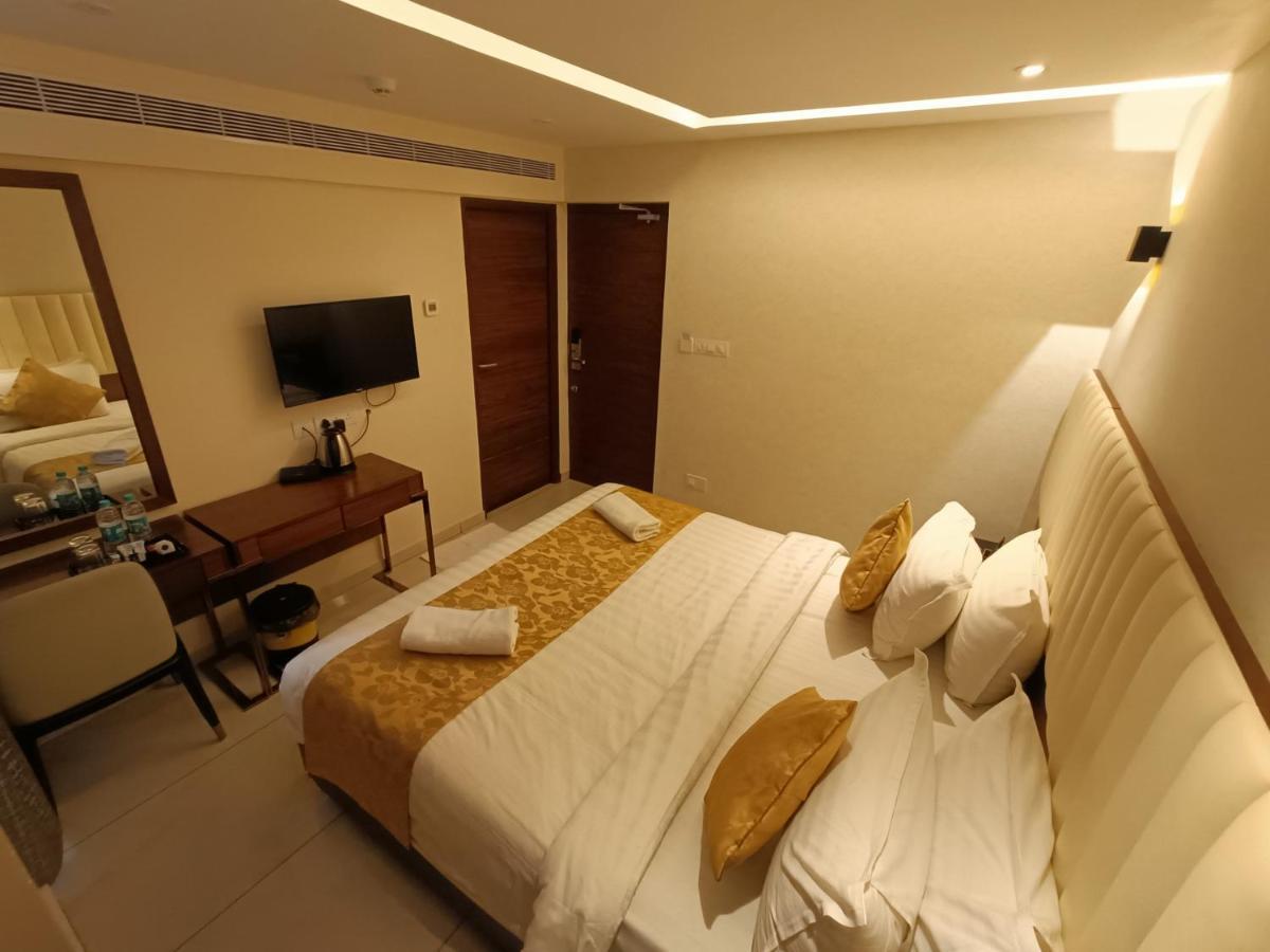The Kings Park Grand-Near Us Consulate Hotell Chennai Exteriör bild