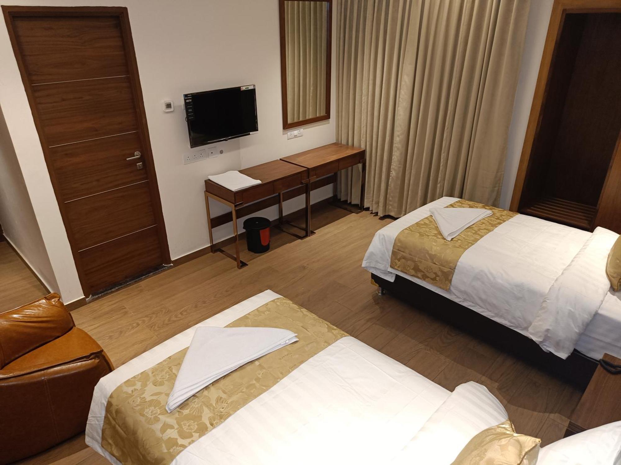 The Kings Park Grand-Near Us Consulate Hotell Chennai Exteriör bild