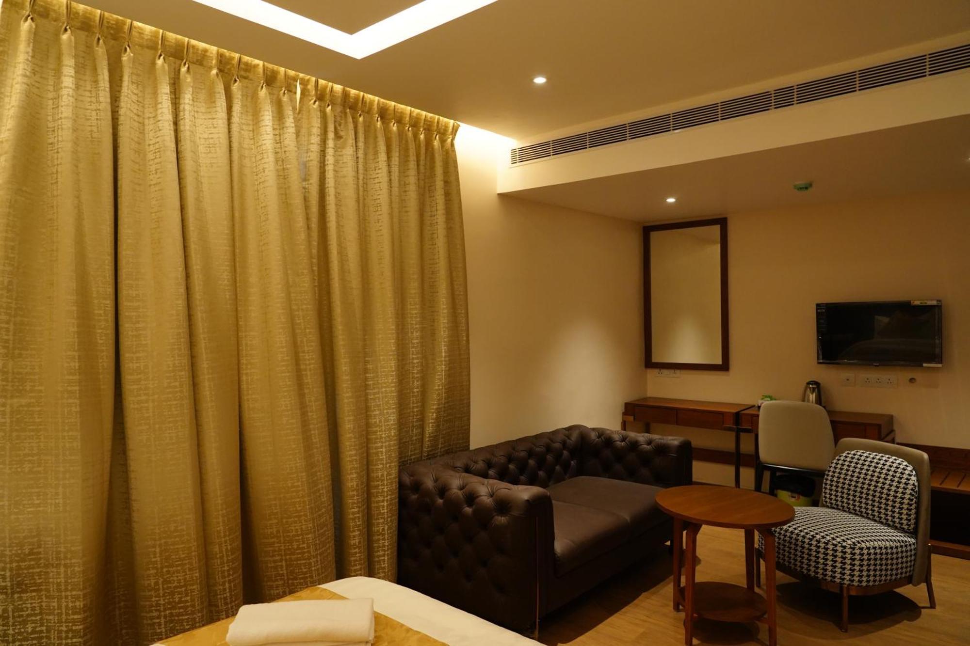 The Kings Park Grand-Near Us Consulate Hotell Chennai Exteriör bild