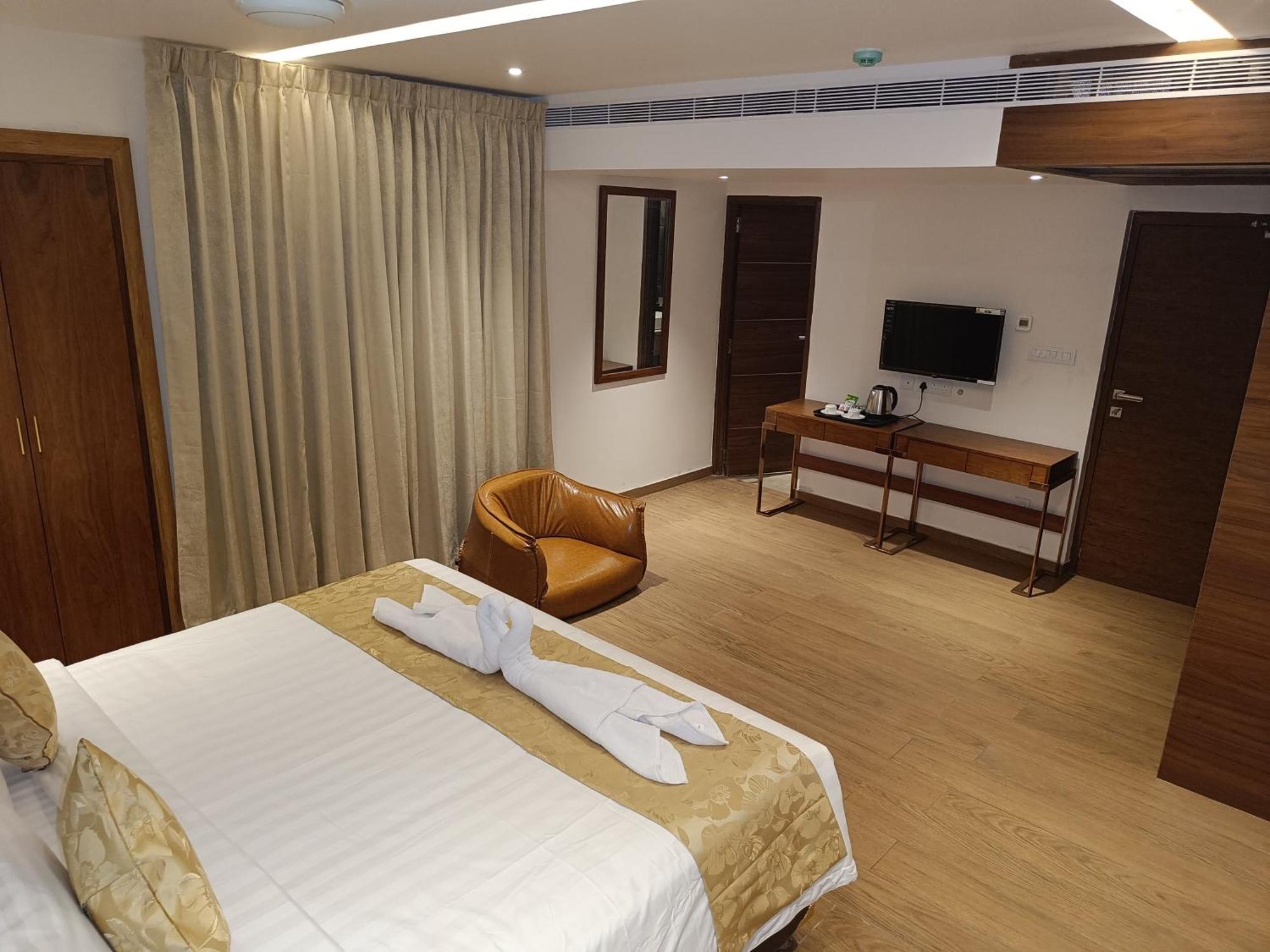 The Kings Park Grand-Near Us Consulate Hotell Chennai Exteriör bild
