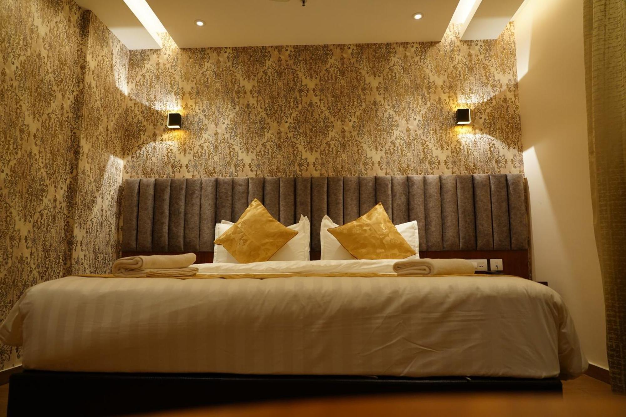 The Kings Park Grand-Near Us Consulate Hotell Chennai Exteriör bild